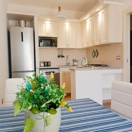 Residenza Castelli Πανσιόν 3*